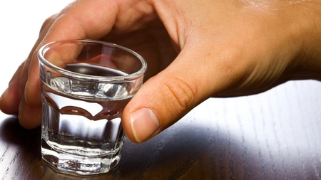 Alcool dublu rafinat. Află mai mult despre procesul de obținere a acestuia