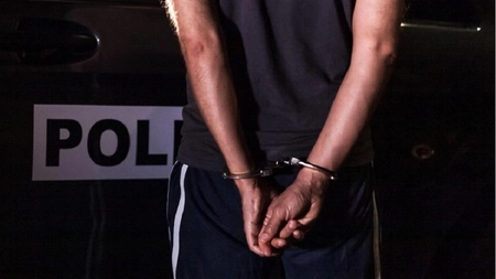 Tânăr de 21 de ani, arestat după ce și-a sechestrat fosta iubită și copilul, a încercat să se sinucidă în arest