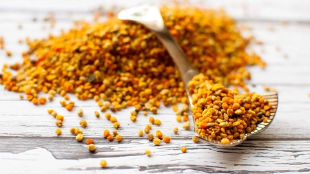 Ce boli tratează tinctura de propolis? Iată ce beneficii are și cum poate fi folosită