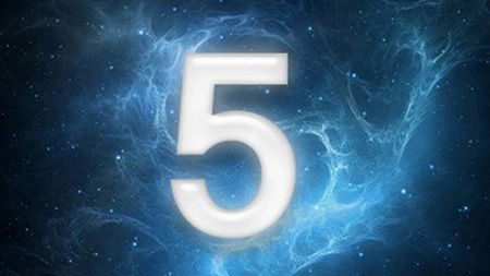 Cifra destinului 5 și ce compatibilitate are în dragoste. Iată ce trebuie să știi despre semnificațiile din numerologie