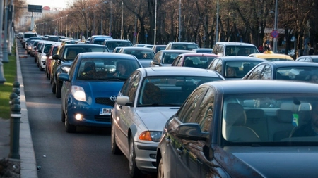 În care dintre situații sunteți obligat să reduceți viteza? Iată ce prevede Codul Rutier!