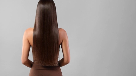 Keratina pentru păr. Iată ce rol are proteina esențială, unde se găsește și cum influențează podoaba capilară