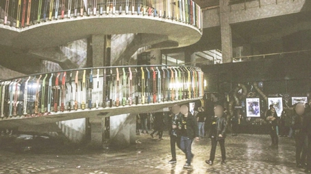 Imagini tulburătoare! Mai multe persoane care petreceau într-un club de manele din centrul Iașului s-au luat la bătaie cu bodyguarzii. Au fost grav rănite