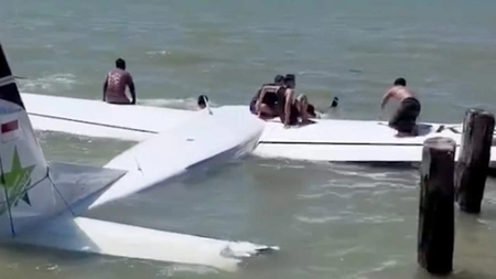 Accident aviatic teribil: aeronava s-a prăbușit la scurt timp după decolare, 15 supraviețuitori