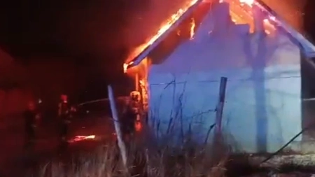Două vieți curmate într-un incendiu în Bacău: victimele aveau 43 și 45 de ani