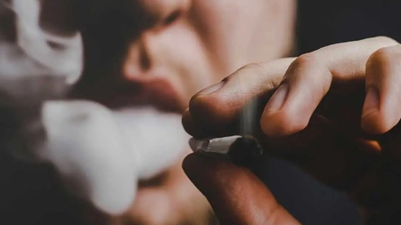 Un consumator de canabis se teme de pușcărie, dar nu renunță la droguri! Marius S. are mare noroc de legea permisivă!