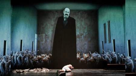 „Plugarul și moartea”, unul dintre cele mai premiate spectacole ale Teatrului Național „Vasile Alecsandri” din Iași, se joacă la Sala Mare