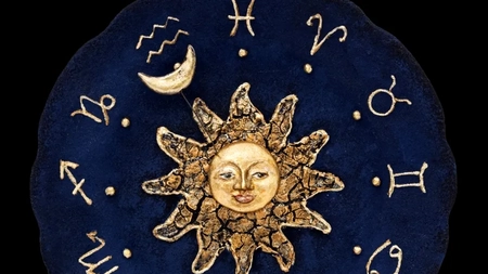 Zodiile norocoase în februarie 2026! Soarta le surâde, protejate de astre și cu schimbări majore la job