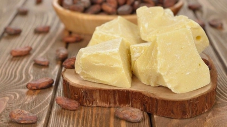 Cât de benefic este untul de cacao pentru piele? Află cum se obține acest ingredient!