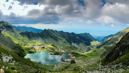 Cum ar trebui să fie vremea pentru a vizita Bâlea Lac? Iată care este perioada ideală și ce luni trebuie să eviți!
