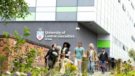 Caz șocant la Universitatea din Lancashire! Carla Georgescu, o studentă româncă, a fost găsită decedată, în cămin!