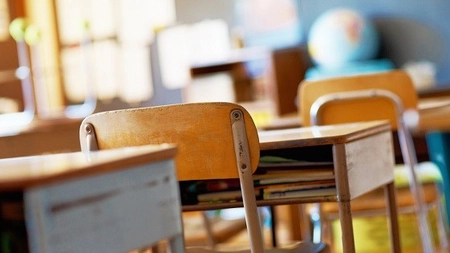 Când poți face o cerere de motivare a absențelor de la școală? Iată ce trebuie să cunoască elevii și părinții!