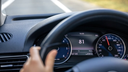 Care sunt mașinile rulate care au cel mai frecvent kilometrajul dat înapoi?