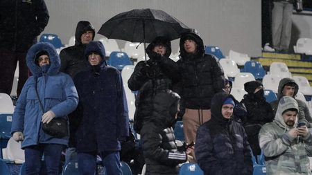 Vreme teribilă la meciul de rugby dintre România și Belgia. Suporterii au venit să îi încurajeze pe 