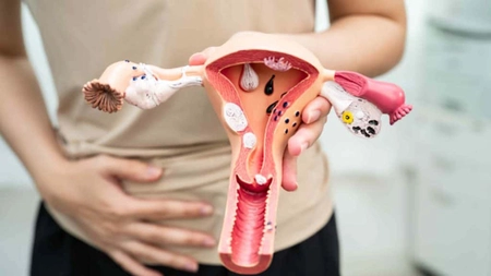 Ce dureri resimți când ai cancer cervical? Iată simptomele de care trebuie să ții cont!