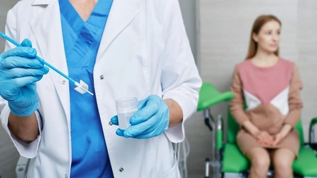 Cât costă un test Papanicolau? Află de ce se face și ce înseamnă rezultatele!