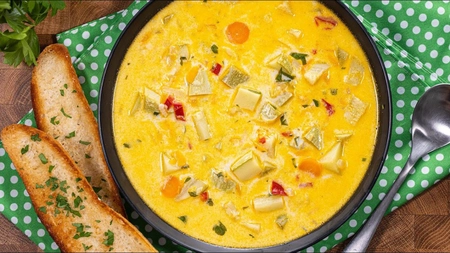 Ciorbă de dovlecei țărănească. Iată care este rețeta!