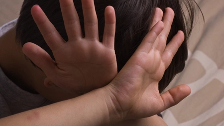 Caz șocant în Brăila! Un copil de 2 ani și 7 luni a fost agresat fizic și izolat la creșă!