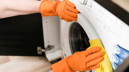 La cât timp se face curățarea mașinii de spălat rufe? Află cât de des e indicat să faci asta!