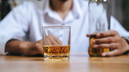 Cum se face detoxifierea ficatului de alcool? Dr. Oana Cuzino explică tot ce trebuie să știi despre regenerare!