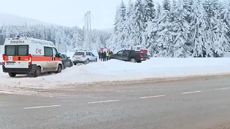 Descoperire macabră. Trei bărbați împușcați în cap au fost găsiți lângă o cabană mistuită de flăcări