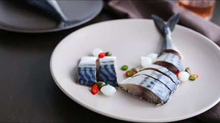 Macrou marinat la cald – Rețetă simplă, delicioasă și rapidă