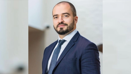 Un medic psihiatru, care profesează în Franța, vorbește despre rolul profund al somnului pentru o viață sănătoasă! Dr. Bogdan Matei: „Somnul rămâne unul dintre cei mai subestimați factori ai sănătății mintale și ai performanței pe termen lung”