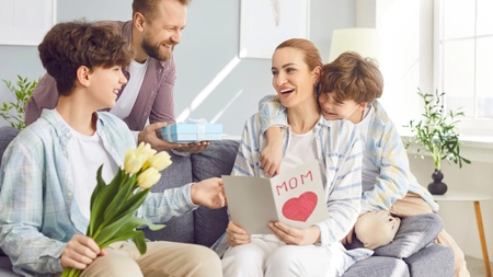 Mesaje de 8 Martie personalizate. Iată cum un mesaj scris din inimă poate aduce un zâmbet pe buzele doamnelor!