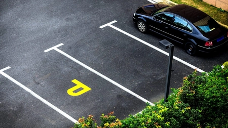 Cum obții o parcare de reședință? Iată tot ce trebuie să cunoască proprietarii!