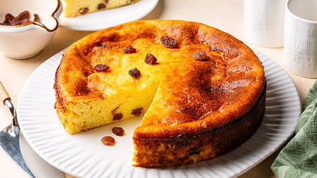 Pască fără aluat cu 500g brânză. Află care este rețeta!