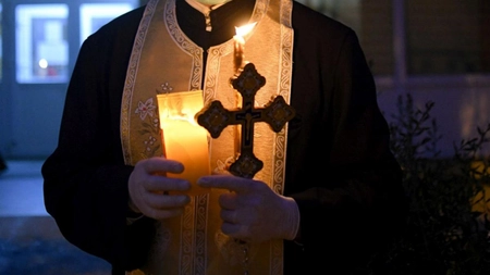 Ordin de restricție pentru un preot din Cluj! Fosta amantă îl acuză de hărțuire: 