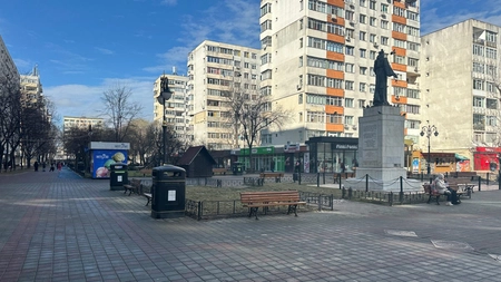 Primăria Iași va deschide un nou șantier în Piața Voievozilor din cartierul Alexandru cel Bun. Vor fi înlocuite pavelele și reamenajate spațiile verzi