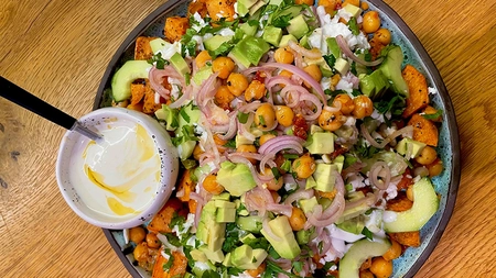 Salată de cartofi dulci – Rețetă simplă și delicioasă, ideală pentru orice ocazie