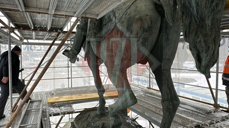 O descoperire spectaculoasă a fost făcută la Iași, în timpul lucrărilor de restaurare a statuii ecvestre a lui Ștefan cel Mare și Sfânt