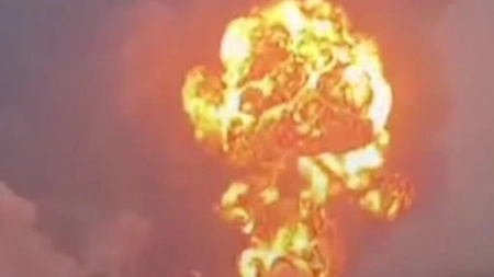 Războiul din Orient se extinde! Clădire guvernamentală din Kuweit, cuprinsă de flăcări după un atac cu dronă