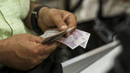 Acești pensionari riscă să piardă bani dacă nu depun un document obligatoriu! Ce trebuie să facă seniorii! 