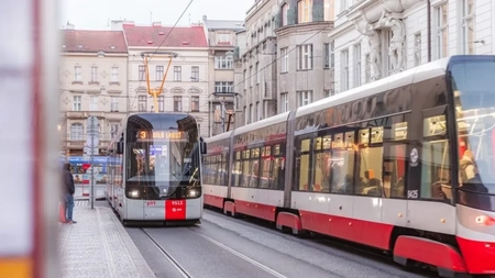 Elevi români răniți la Praga după un accident cu tramvaiul