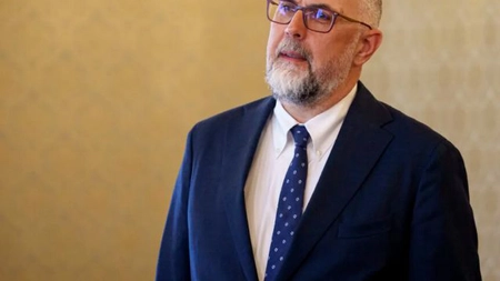 Dezvăluirile care îl distrug pe Kelemen Hunor! Cine pompează banii în UDMR!