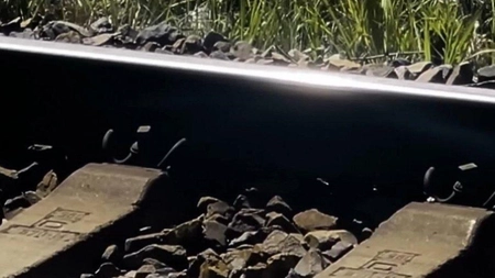 Tragedie la Bacău! Un tânăr de 18 ani și-a pierdut viața după ce s-ar fi aruncat în fața unui tren