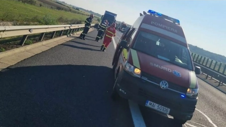 Accident grav între două microbuze pe Autostrada A1. Cinci persoane au fost transportate la spital