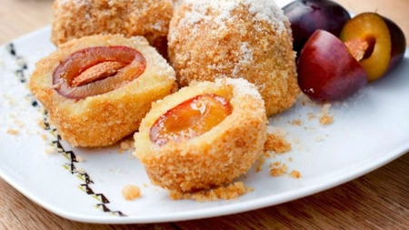 Rețetă rapidă pentru găluște cu prune! Iată care este secretul pentru a nu ieși tari!