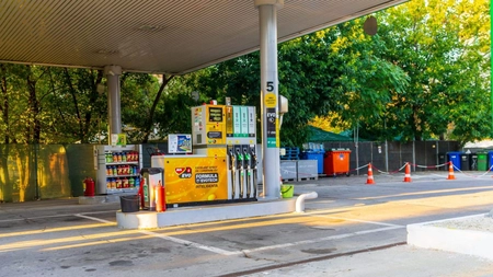 Cât costă benzina și motorina în România pe 8 aprilie 2026. Evoluția prețurilor după scăderea petrolului