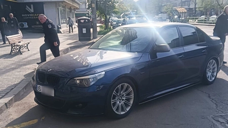 Un tânăr din Iași și-a parcat BMW-ul în stația de autobuz timp de 3 zile! Șoferii de la CTP au sunat în cele din urmă la poliție