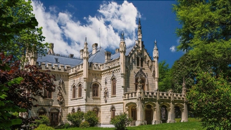 Două oferte au fost depuse la licitația pentru lucrările de conservare și restaurare a picturii murale din interiorul Castelului Sturdza! Contractul depășește 2 milioane de euro