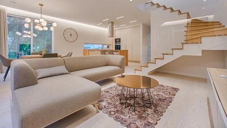 Cum să aduci vibrația „Quiet Luxury” în casa ta fără un buget astronomic! TOP 8 idei pentru o atmosferă rafinată și discretă
