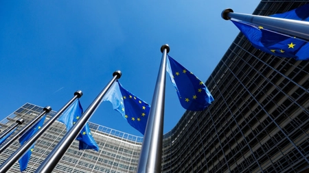 Comisia Europeanaă reacționează după ce Trump a anunțat taxe mai mari pentru autoturismele din UE