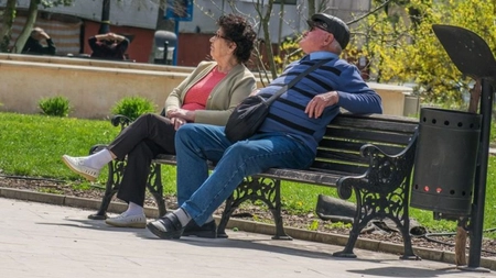 Ajutor financiar pentru 3 milioane de pensionari în 2026. Sumele acordate și calendarul plăților