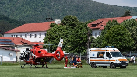 Un bărbat de 58 de ani a ajuns în comă, după ce a fost târât de calul său 10 metri! A pierdut controlul căruței și a intrat într-un stâlp!
