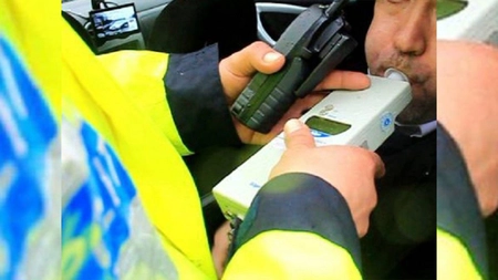 Prins băut la volan, cu o alcoolemie de peste 3 g/l! Chiar și așa, vrea să rămână în libertate!
