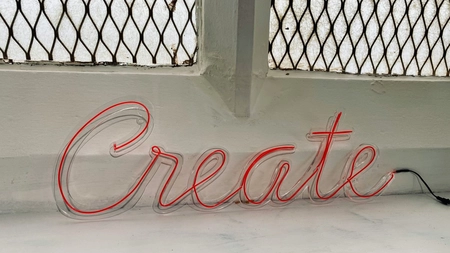 Cum se scrie corect „creare” sau „creere”? Diferențe, sensuri și utilizare în limba română actuală